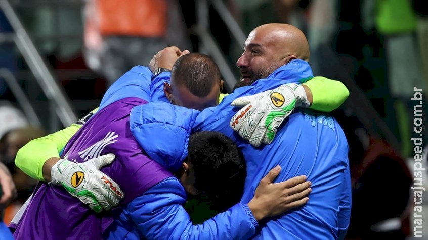 Palmeiras afasta fantasma e consegue vencer primeira disputa de pênaltis na Palmeiras afasta fantasma e consegue vencer primeira disputa de pênaltis na