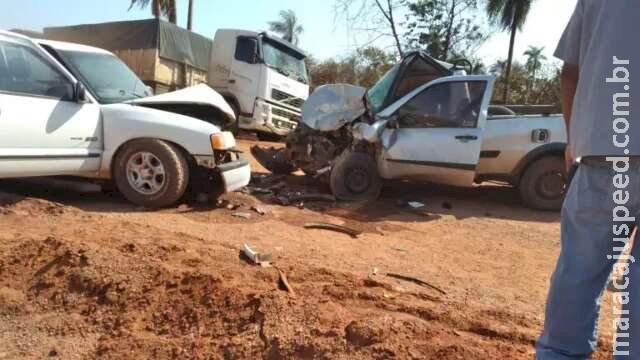 Presidente de sindicato rural morre em acidente entre picape e camionete Presidente de sindicato rural morre em acidente entre picape e camionete