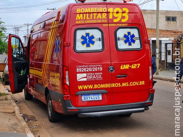 Rapaz toma pauladas na cabeça por usar drogas na rua em Campo Grande