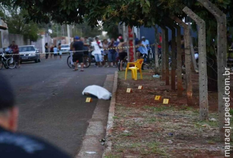 Trio é preso suspeito de participação em execução de jovem Trio é preso suspeito de participação em execução de jovem