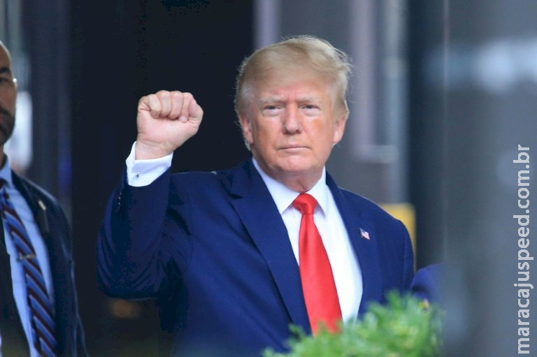 Trump pode ser preso por acesso indevido a documentos secretos Trump pode ser preso por acesso indevido a documentos secretos