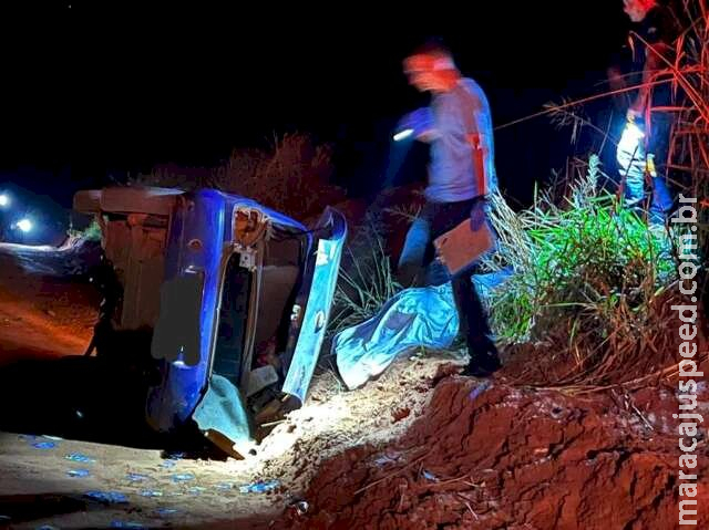Vereador morre ao colidir carro em barranco de terra e capotar várias vezes Vereador morre ao colidir carro em barranco de terra e capotar várias vezes