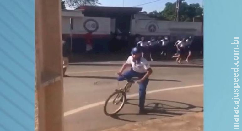 Adolescente invade escola na BA e mata aluna cadeirante de 19 anos Adolescente invade escola na BA e mata aluna cadeirante de 19 anos