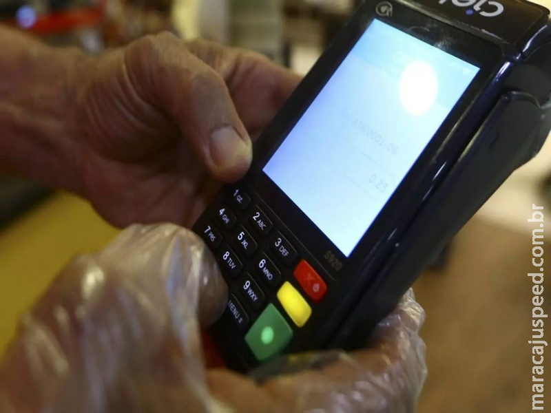 Banco Central define novo limite de cobrança de taxas nas máquinas de cartão Banco Central define novo limite de cobrança de taxas nas máquinas de cartão