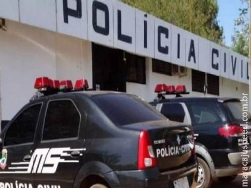 Bandidos se passam por compradores, roubam carro de rapaz e capotam veículo durante fuga