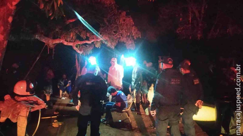 Com foices e machados, grupo invade residência em aldeia de Dourados e fere moradores Com foices e machados, grupo invade residência em aldeia de Dourados e fere moradores