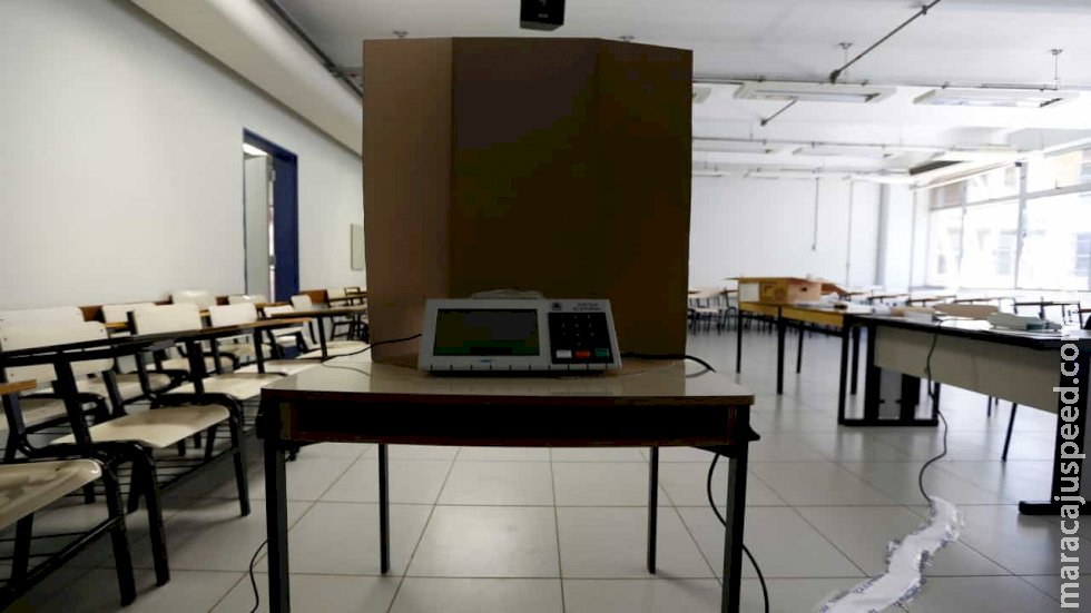 Eleitor que se recusar a entregar celular a mesário não poderá votar, afirma TSE Eleitor que se recusar a entregar celular a mesário não poderá votar, afirma TSE