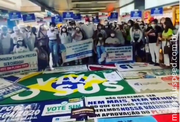 Enfermagem promete parar por 24 horas em protesto a favor do piso salarial Enfermagem promete parar por 24 horas em protesto a favor do piso salarial