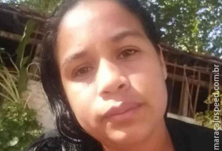 Escondida com os filhos, esposa de homem que matou mulher em briga de torcida alega sofrer ameaças Escondida com os filhos, esposa de homem que matou mulher em briga de torcida alega sofrer ameaças