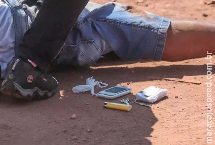 Homem é encontrado morto em plena rua com marcas de tiros pelo corpo
