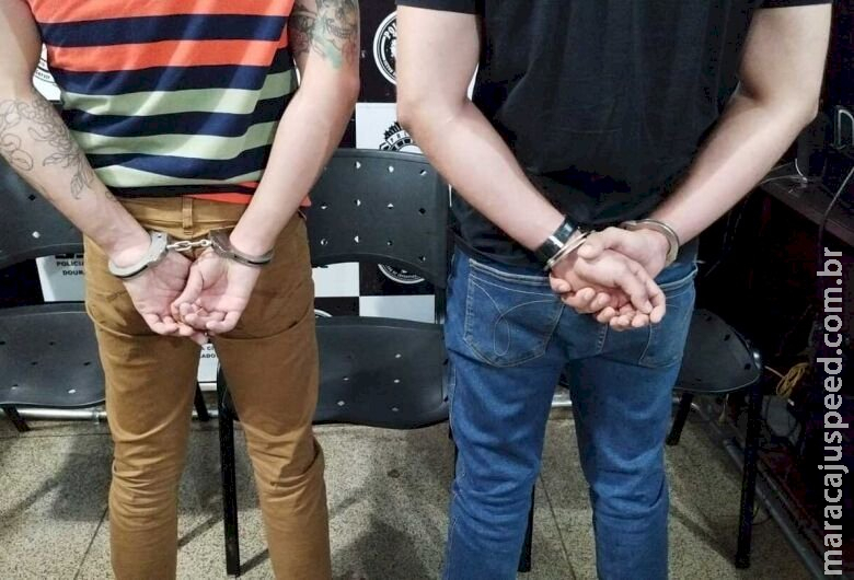 Irmãos são presos com grande quantidade e variedade de drogas Irmãos são presos com grande quantidade e variedade de drogas