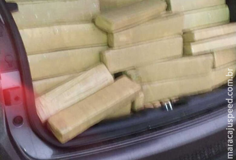 Jovem é preso com 381 quilos de maconha em veículo locado