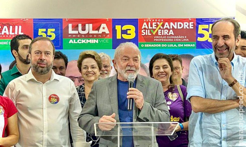 Lula diz que Brasil precisa voltar a ser um país industrializado Lula diz que Brasil precisa voltar a ser um país industrializado