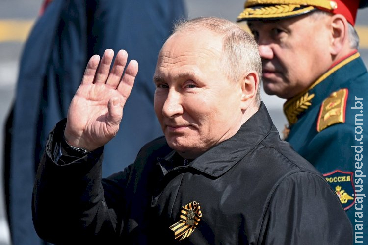 Moscou e São Petersburgo se juntam e pedem renúncia de Putin Moscou e São Petersburgo se juntam e pedem renúncia de Putin