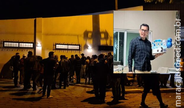 Pastor é assassinado com vários tiros em frente de igreja na fronteira Pastor é assassinado com vários tiros em frente de igreja na fronteira