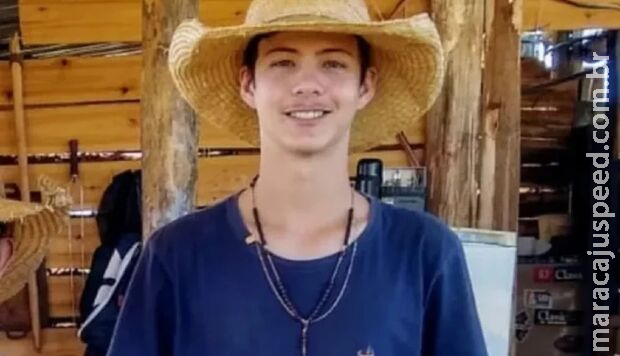 Peão é pisoteado por touro e morre em rodeio no interior paulista Peão é pisoteado por touro e morre em rodeio no interior paulista