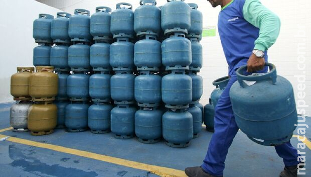 Petrobras derruba preço do gás de cozinha em 6%; começa nesta 6ª Petrobras derruba preço do gás de cozinha em 6%; começa nesta 6ª