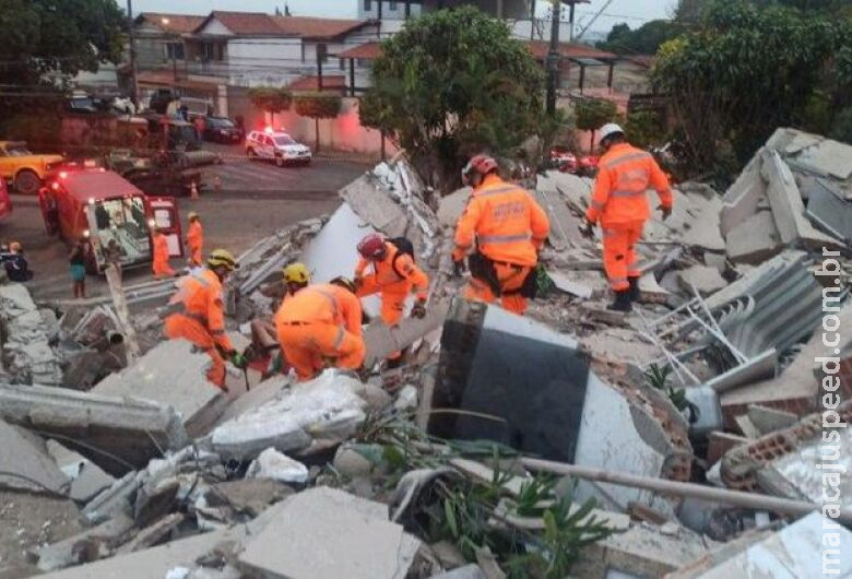 Prédio desaba e mata uma pessoa em Belo Horizonte