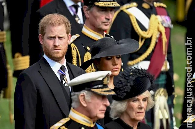 Príncipe Harry se recusa a jantar com Charles depois de veto a Meghan em Balmoral Príncipe Harry se recusa a jantar com Charles depois de veto a Meghan em Balmoral