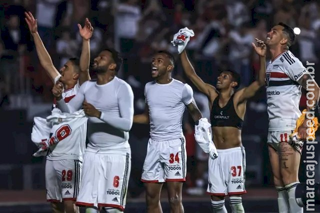 São Paulo derruba Atlético-GO nos pênaltis e volta à final da Sul-Americana São Paulo derruba Atlético-GO nos pênaltis e volta à final da Sul-Americana
