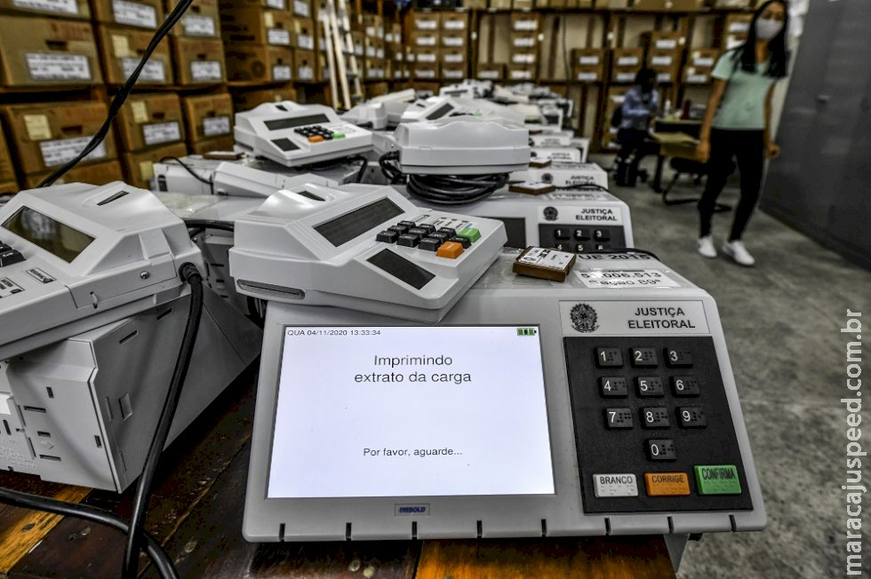 TSE realiza lacração dos sistemas das urnas; Moraes fala em ‘total transparência’ TSE realiza lacração dos sistemas das urnas; Moraes fala em ‘total transparência’