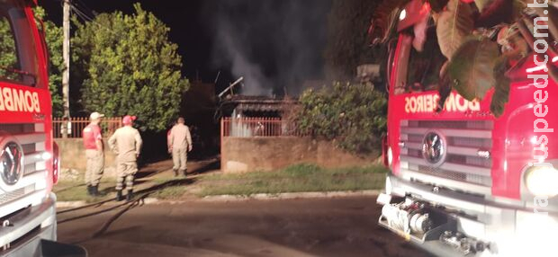 Botijão de gás explode e causa incêndio em residência no Taveirópolis