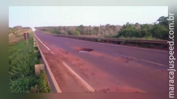 Buracos na rodovia causam acidentes e deixam motoristas no prejuízo