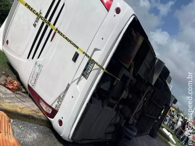Com 7 brasileiros a bordo, três pessoas morrem e 40 ficam feridas após ônibus turístico tombar em Punta Cana Com 7 brasileiros a bordo, três pessoas morrem e 40 ficam feridas após ônibus turístico tombar em Punta Cana