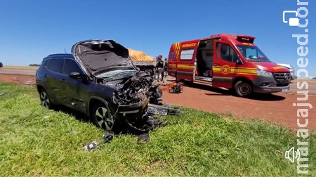 Duas pessoas morrem e Fiat Uno fica partido ao meio em acidente na BR-060 Duas pessoas morrem e Fiat Uno fica partido ao meio em acidente na BR-060