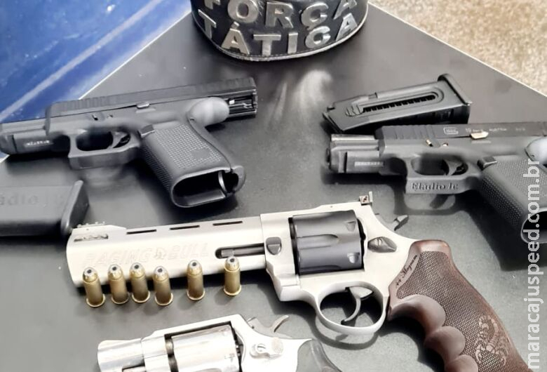 Dupla é detida com pistolas, revólveres e munições em Ponta Porã Dupla é detida com pistolas, revólveres e munições em Ponta Porã