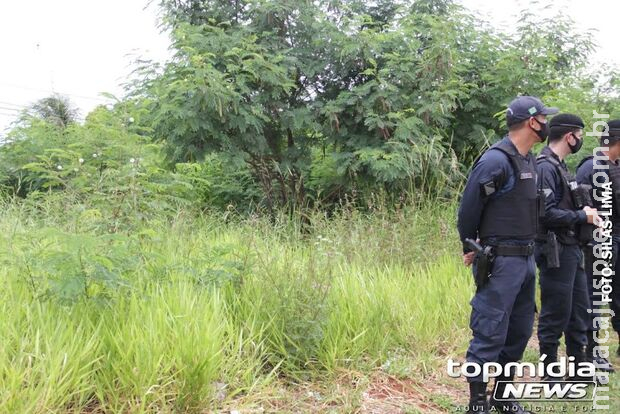 Espancada por desconhecido, mulher é estuprada em terreno baldio em MS Espancada por desconhecido, mulher é estuprada em terreno baldio em MS