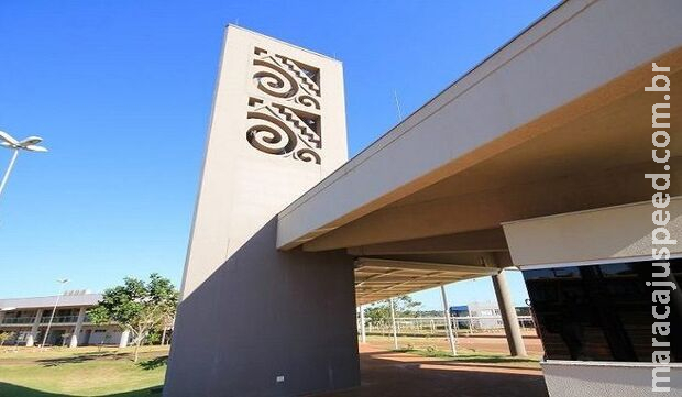 Estudantes têm até amanhã para pedir isenção da taxa de inscrição no Vestibular UEMS Estudantes têm até amanhã para pedir isenção da taxa de inscrição no Vestibular UEMS