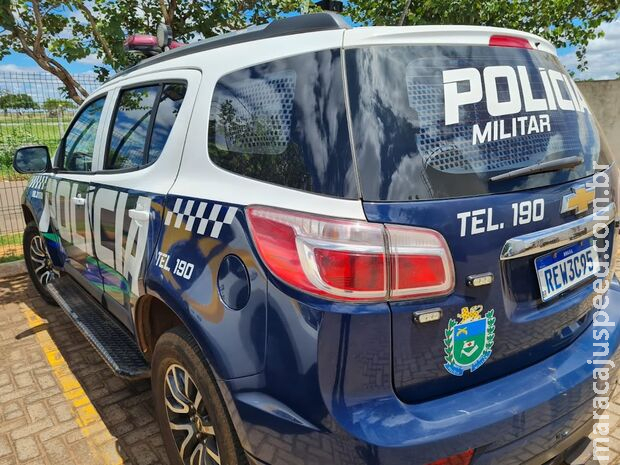 Homem agride e tenta esfaquear esposa por causa de celular em MS