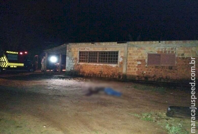 Homem é assassinado a golpes de faca após discussão em residência Homem é assassinado a golpes de faca após discussão em residência