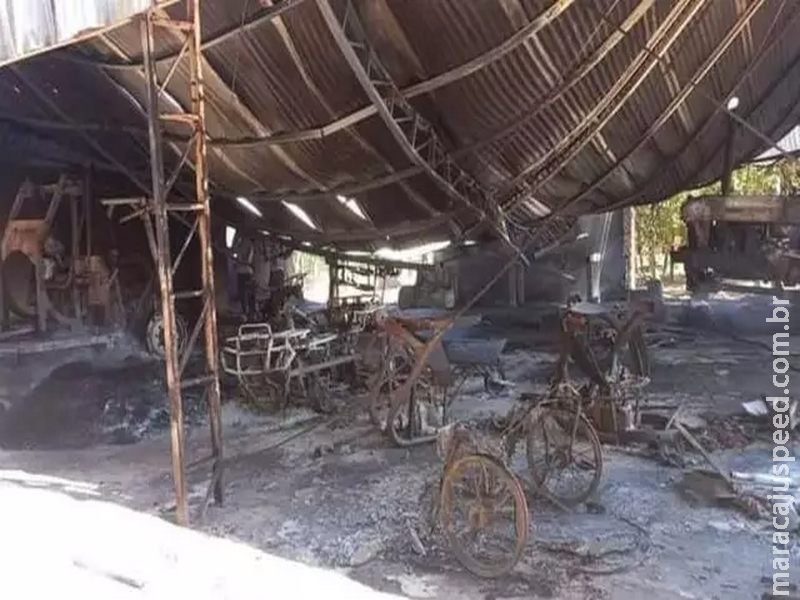 Homens armados com fuzil matam peão e colocam fogo em barracão de fazenda