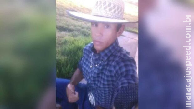 Jovem com farol apagado bate moto de frente com caminhão e morre em Jateí Jovem com farol apagado bate moto de frente com caminhão e morre em Jateí