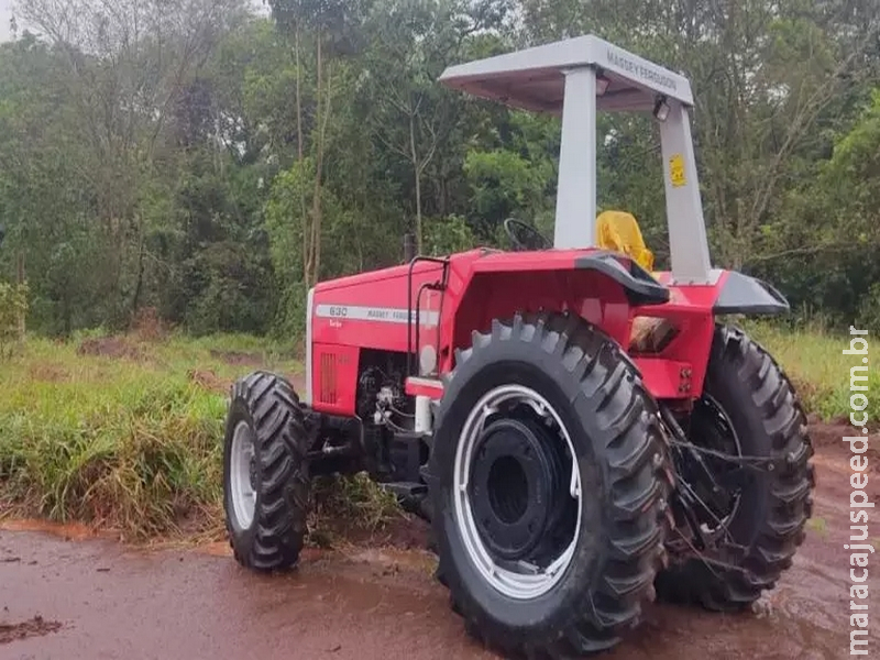 Ladrão abandona trator em estrada de MS após furtar em fazenda Ladrão abandona trator em estrada de MS após furtar em fazenda