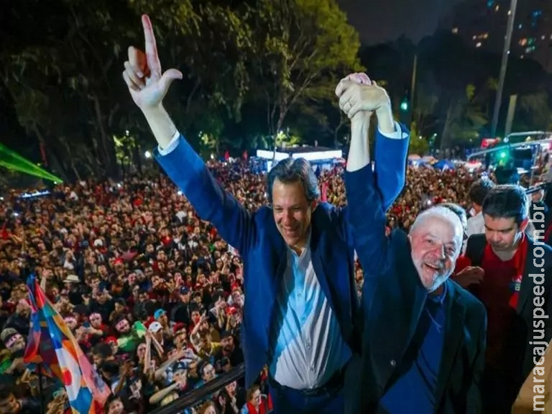 Lula diz que não haverá folga na campanha e que está certo da vitória Lula diz que não haverá folga na campanha e que está certo da vitória