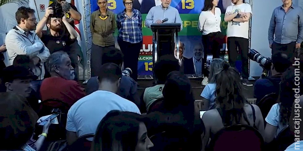 Lula diz que vai aumentar o número de universidades no Brasil Lula diz que vai aumentar o número de universidades no Brasil
