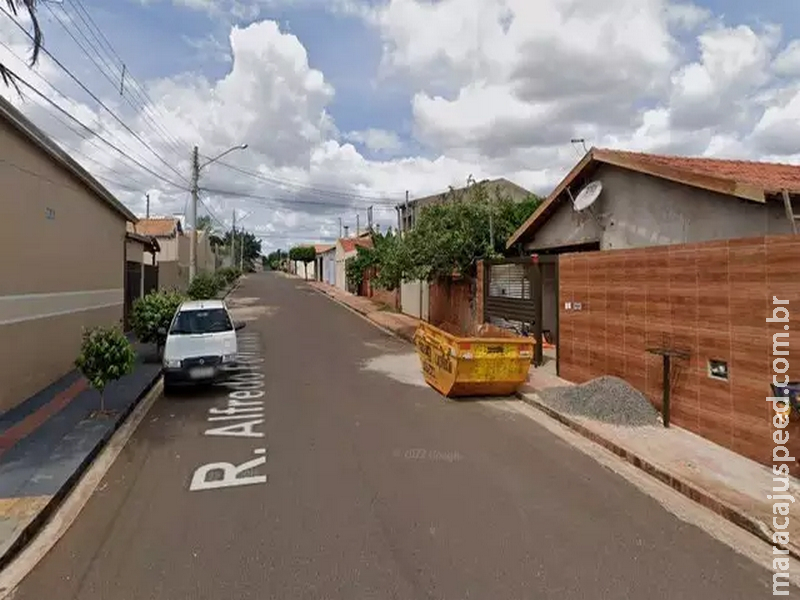 Morador é amarrado na cama por dupla, que leva R$ 250 mil em joias e dinheiro Morador é amarrado na cama por dupla, que leva R$ 250 mil em joias e dinheiro
