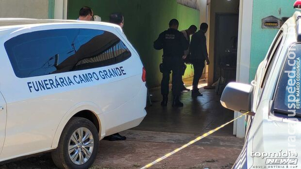 Morta em atentado no Caiobá teve irmão assassinado há três semanas na Vila Aimoré Morta em atentado no Caiobá teve irmão assassinado há três semanas na Vila Aimoré