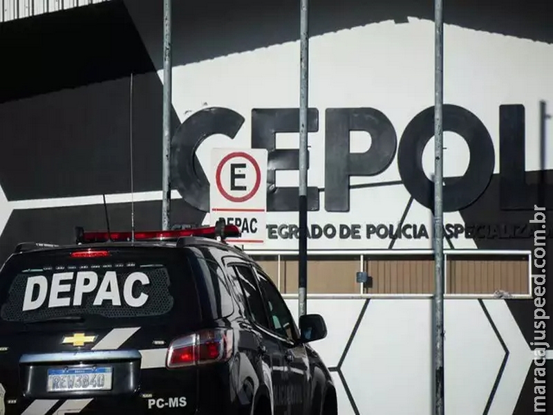 Motorista de aplicativo é amarrado em porta-malas durante roubo no Universitário Motorista de aplicativo é amarrado em porta-malas durante roubo no Universitário