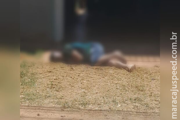 Mulher morre e homem agoniza após tiroteio no Portal Caiobá Mulher morre e homem agoniza após tiroteio no Portal Caiobá