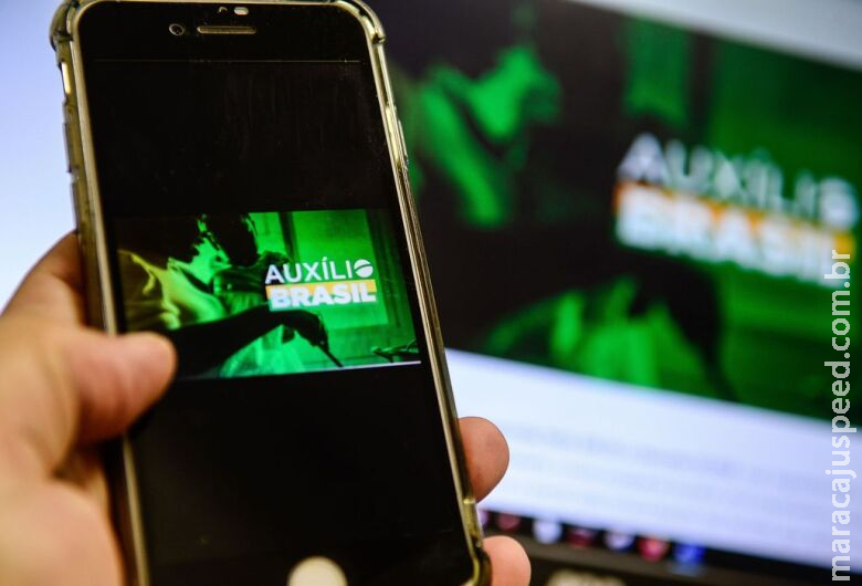 Projeto muda nome do Auxílio Brasil e prevê benefício mínimo de R$ 600 Projeto muda nome do Auxílio Brasil e prevê benefício mínimo de R$ 600