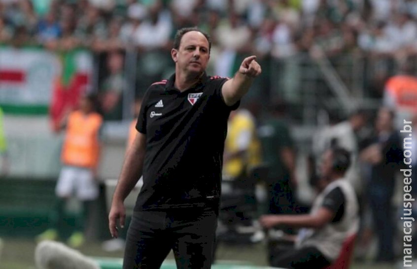 Sem títulos, mas com respeito dos jogadores: Rogério Ceni completa um ano no comando do São Paulo Sem títulos, mas com respeito dos jogadores: Rogério Ceni completa um ano no comando do São Paulo