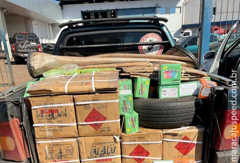 Três veículos são apreendidos com R$ 85 mil em contrabando Três veículos são apreendidos com R$ 85 mil em contrabando