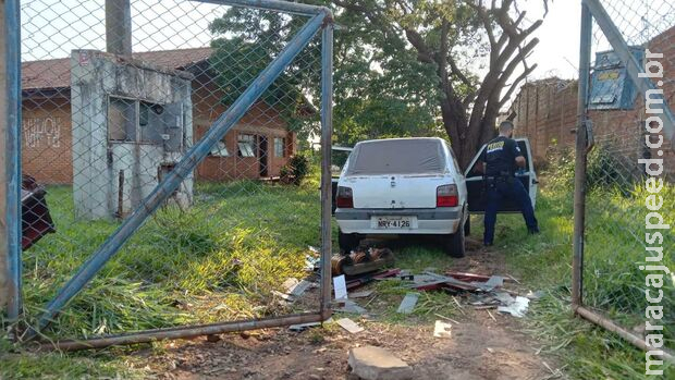 Ao retornarem de ocorrência, policiais flagram bandidos tentando furtar transformador de clube