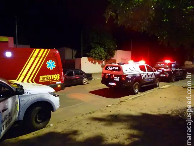Atirador invade casa e mata jovem em cima da cama com 5 tiros na cabeça Atirador invade casa e mata jovem em cima da cama com 5 tiros na cabeça