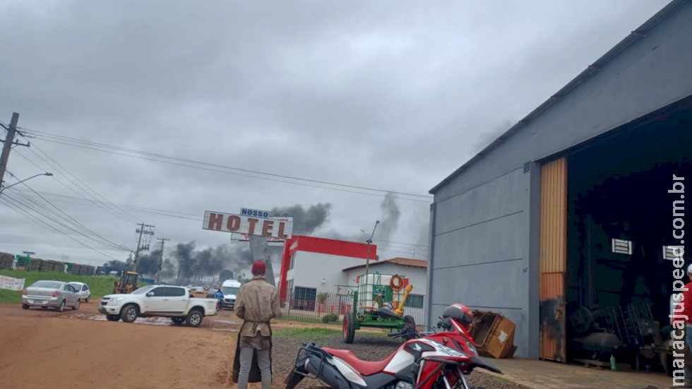 Com bala de borracha e gás lacrimogêneo, PRF libera bloqueio na BR-163 em Campo Grande Com bala de borracha e gás lacrimogêneo, PRF libera bloqueio na BR-163 em Campo Grande