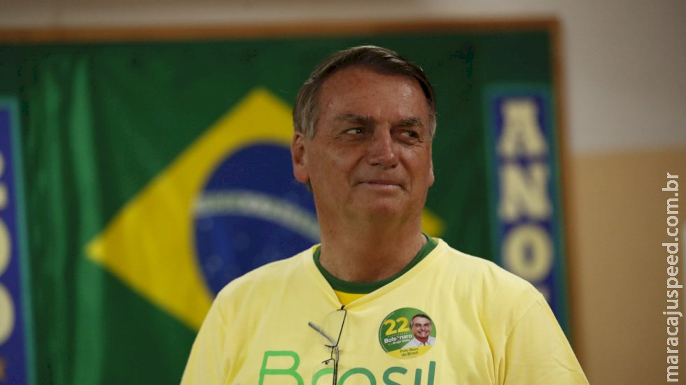 Duas semanas de silêncio de Bolsonaro justificados por doença na perna